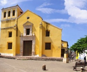 Santísima Trinidad Square.  Source: Panoramio.com By: marcus loerbroks